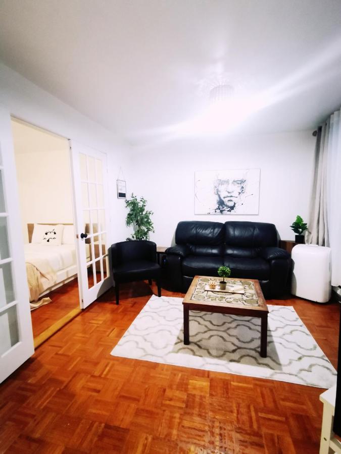 Plush 2 Bedroom Unit 5Min Downtown Off Wellington Монреал Екстериор снимка